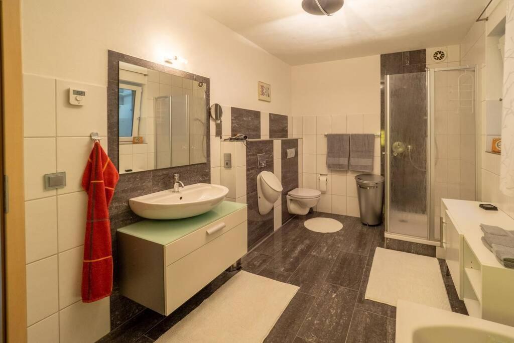 Wohnung Mit Talblick, Ladestation E-Auto Siegen Luaran gambar